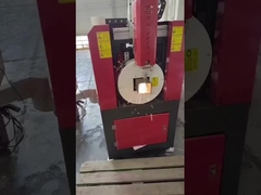 Gęste, kwadratowe rury metalowe