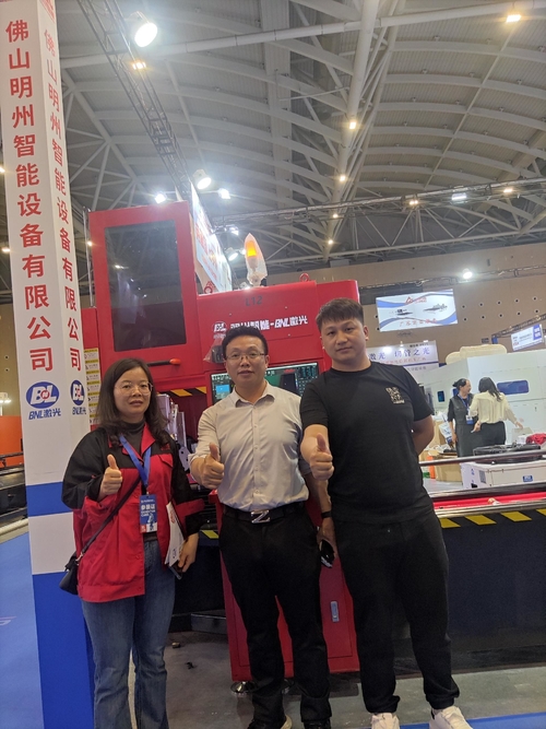 Latest company Solutions about เครื่องตัดหลอดเลเซอร์แบบฉลาดของมิงโจว ส่องสว่างในงานแสดงเครื่องมือเครื่องจักรนานาชาติ Tanzhou Foshan